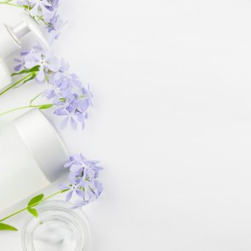 Jak naturalne składniki, takie jak mleko klaczy, mogą pomóc w pielęgnacji skóry problematycznej?